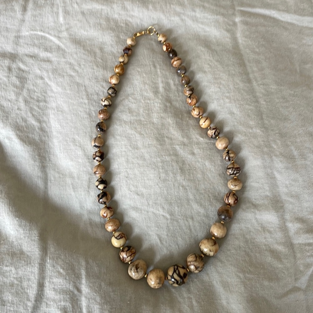 Vintage beaded necklace with hook clasp